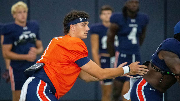 Payton Thorne at Auburn football practice - Eric Starling/Auburn Daily